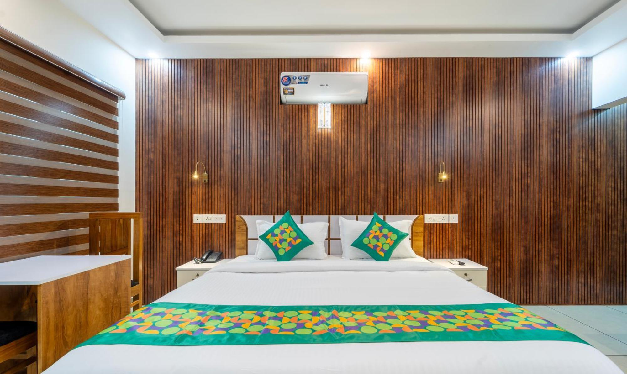 Hotel Treebo Thoduvas Star Plaza Cochin Airport Nedumbassery Zewnętrze zdjęcie